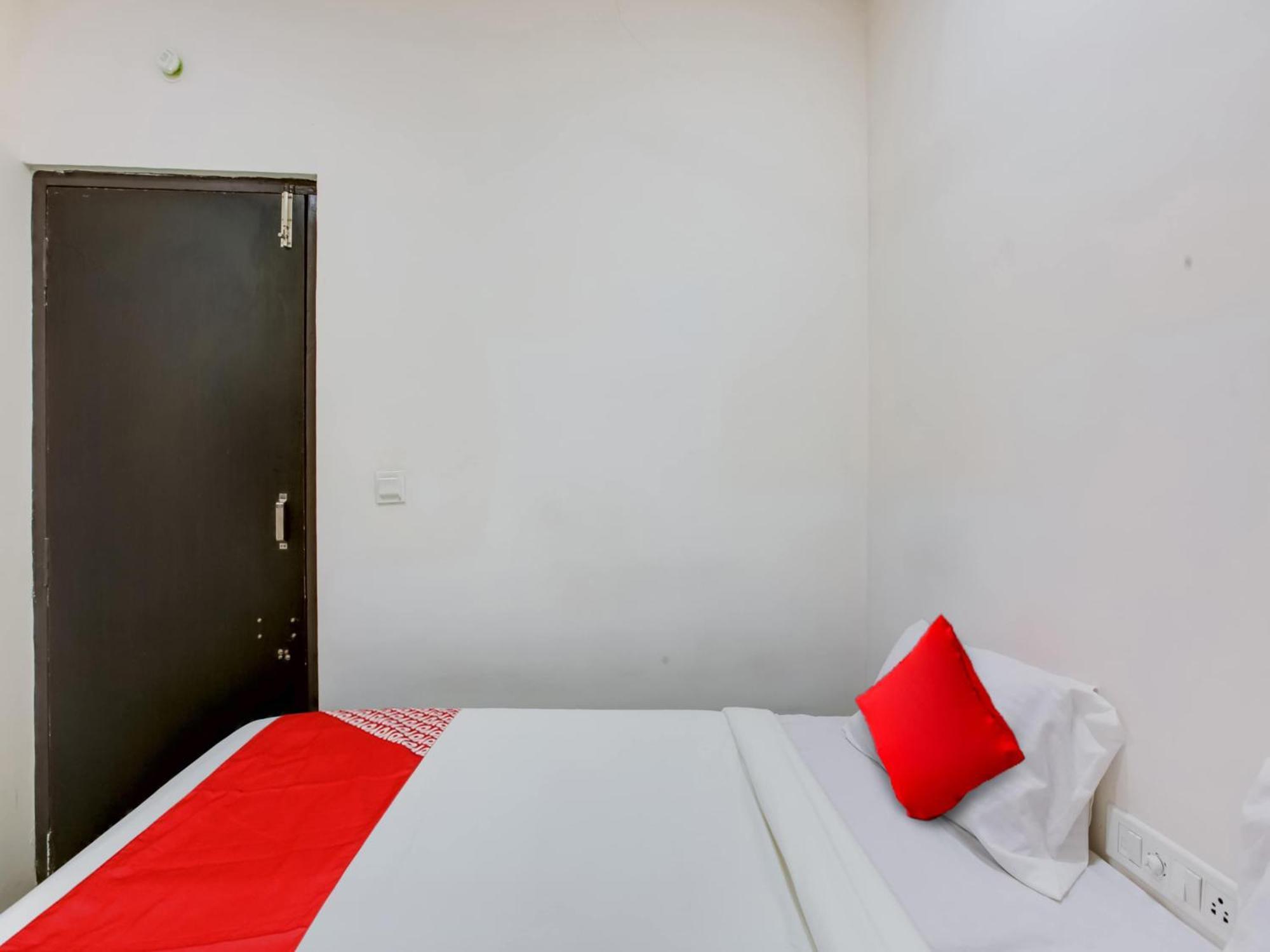 Hotel O Manjushree Boarding & Lodging Nearby Dr.Br Ambedkar Stadium Basveshwar Nagar บังกาลอร์ ภายนอก รูปภาพ